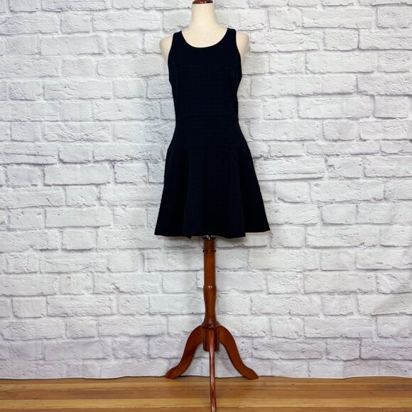 Banana Republic Dresses & Skirts - Banana Republic Black Waffle Knit Dress
